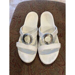 Rare WHITE Crocs Sanrah Beveled Silver/Gold Circle Slide Sandal - SZ 9
